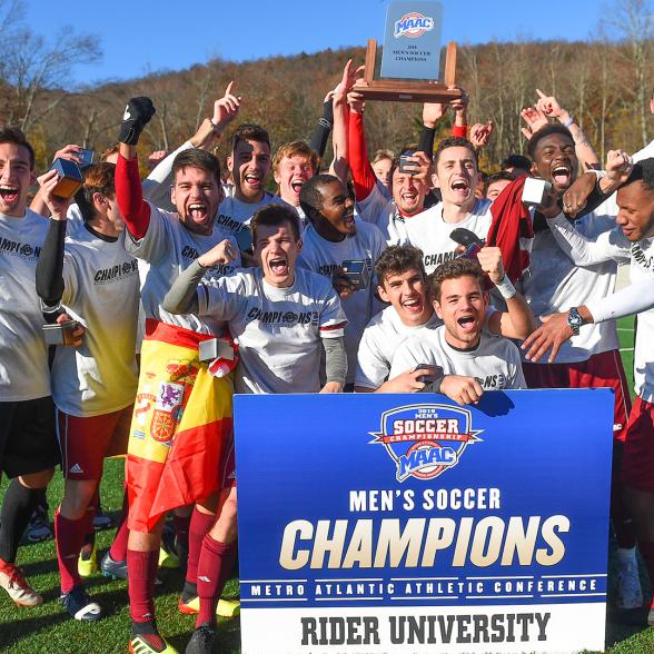 Men's soccer team celebrates its MACC Championship victory