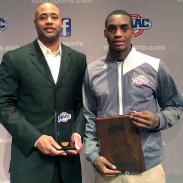 baggett-coach-of-the-year-2015.jpg